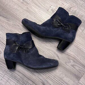 Hotter Comfort Concept Blue Suede Ankle Booties Size 8